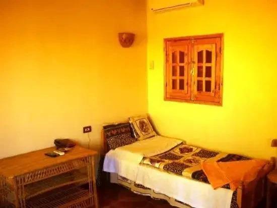 Аль-Бавити: Sandrose Baharia Hotel