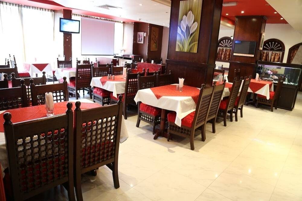 Дубай: Abjad Crown Hotel