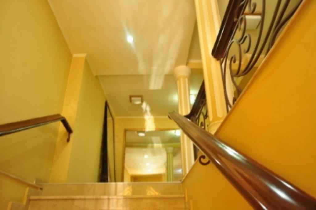Батуми: Hotel Astoria