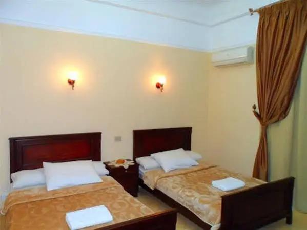 Александрия: Triomphe Hotel