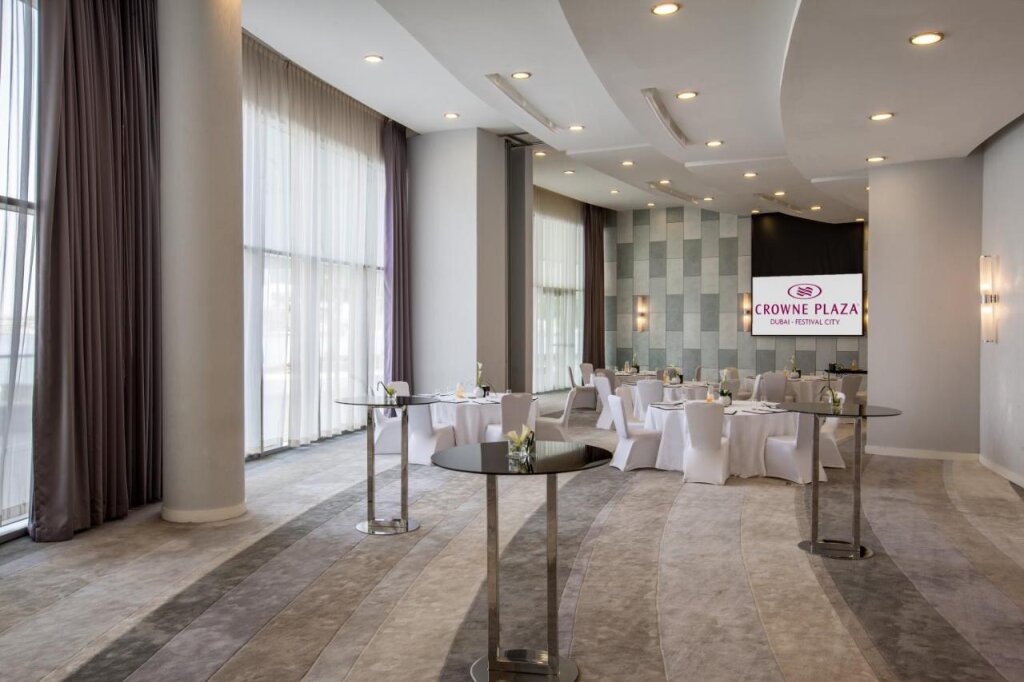 Дубай: Отель Crowne Plaza Festival City an IHG