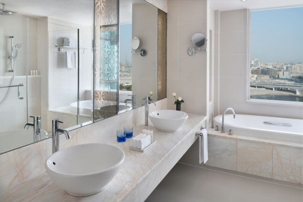 Дубай: Отель Crowne Plaza Festival City an IHG