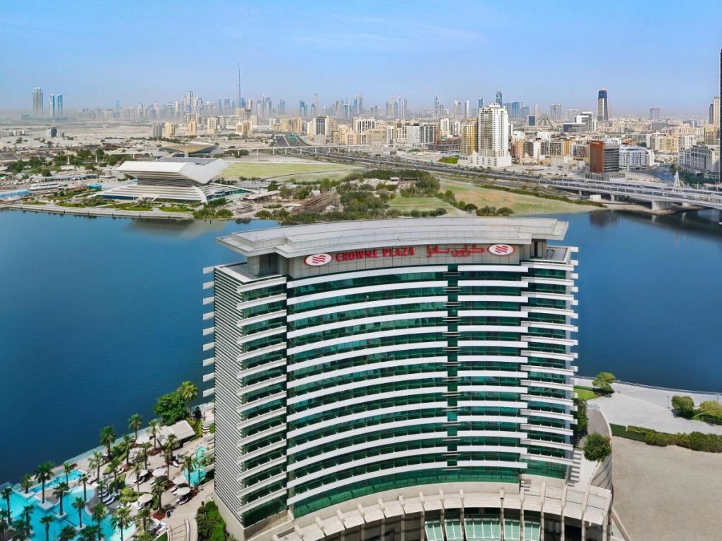Дубай: Отель Crowne Plaza Festival City an IHG