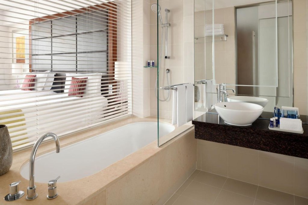 Дубай: Отель Crowne Plaza Festival City an IHG
