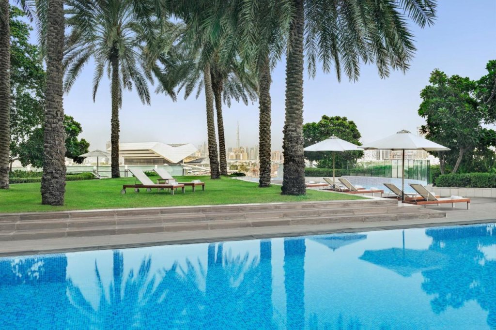 Дубай: Отель Crowne Plaza Festival City an IHG