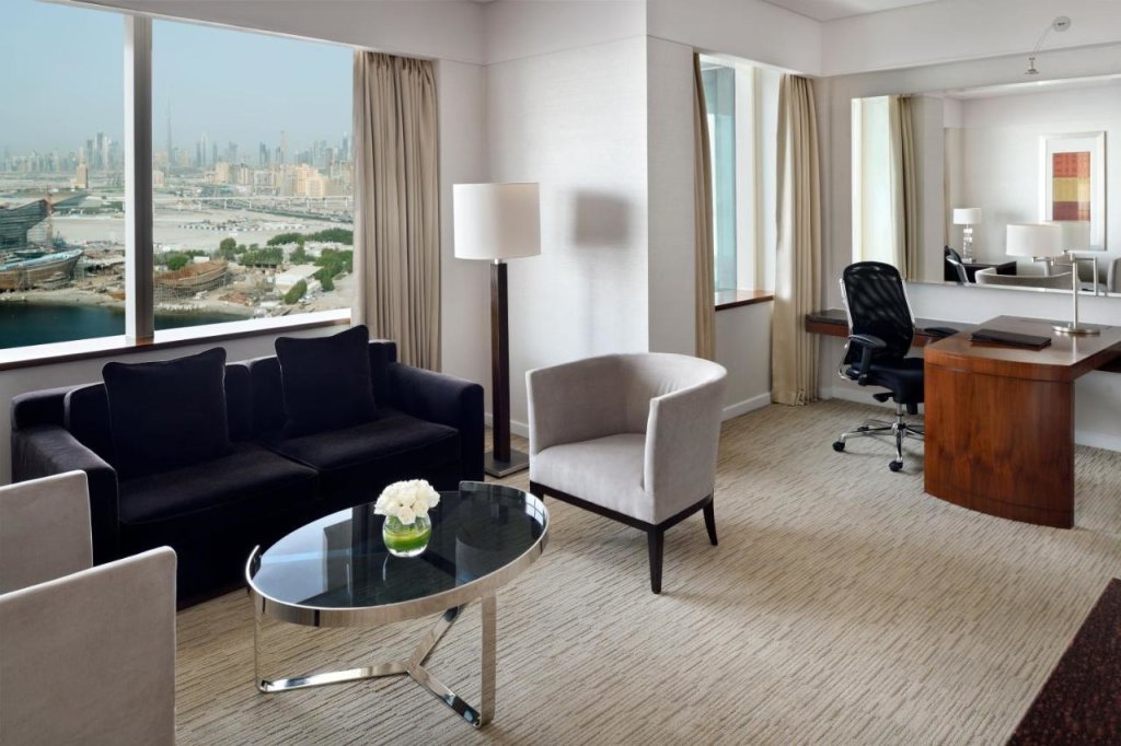 Дубай: Отель Crowne Plaza Festival City an IHG