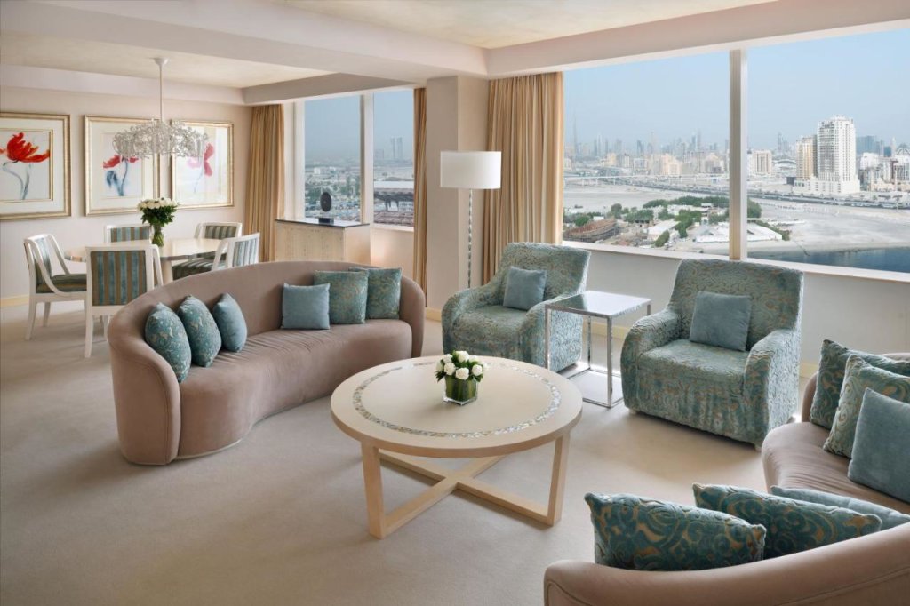 Дубай: Отель Crowne Plaza Festival City an IHG