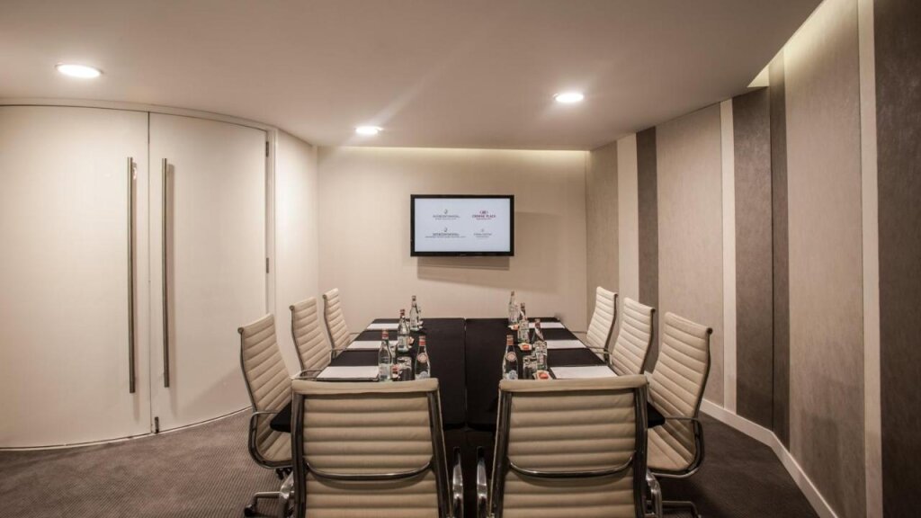 Дубай: Отель Crowne Plaza Festival City an IHG