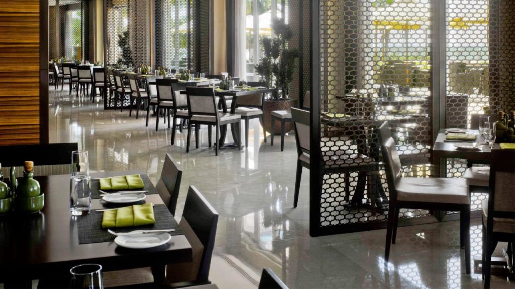 Дубай: Отель Crowne Plaza Festival City an IHG