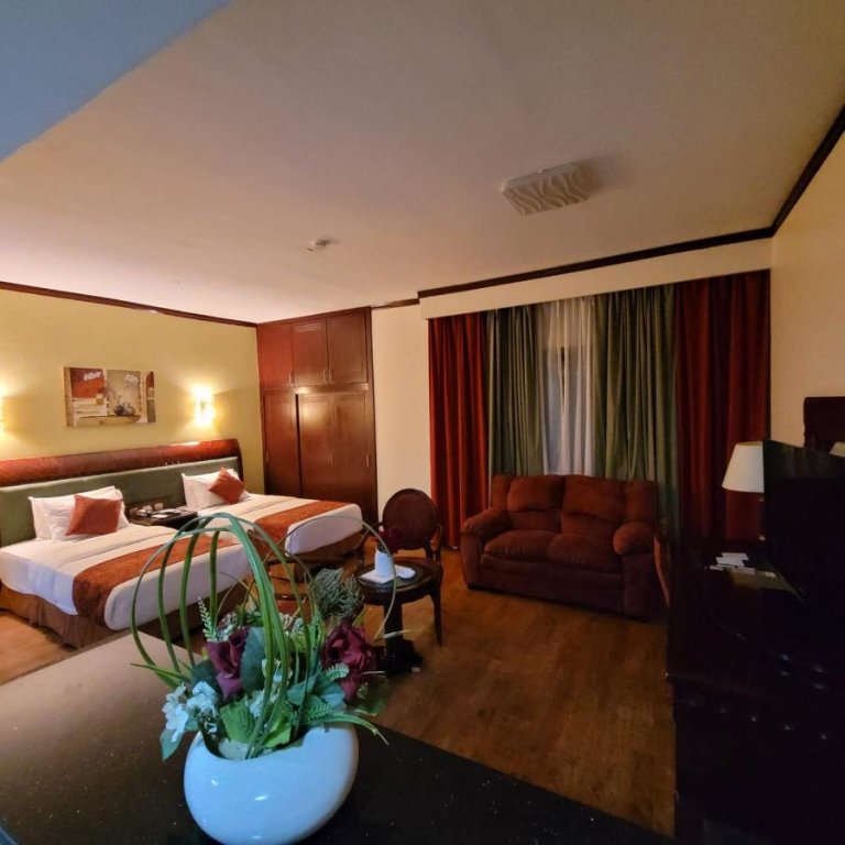 Шарджа: Sharjah Royal Tulip Hotel apartment