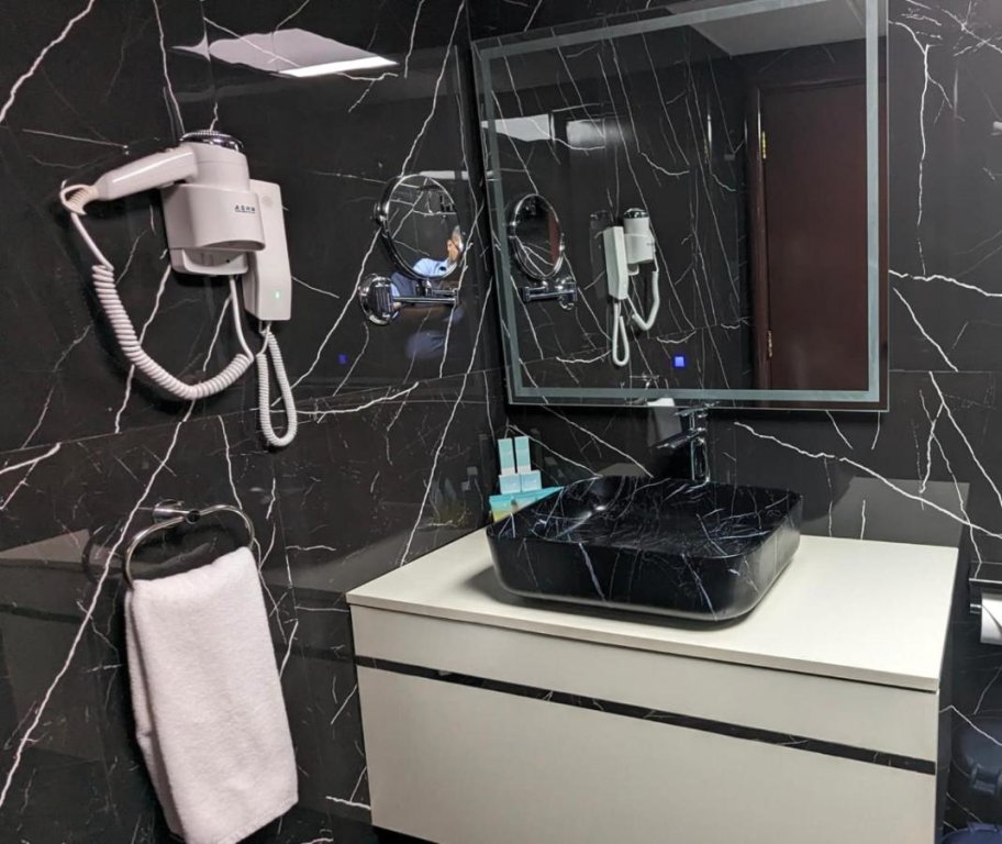 Шарджа: Sharjah Royal Tulip Hotel apartment