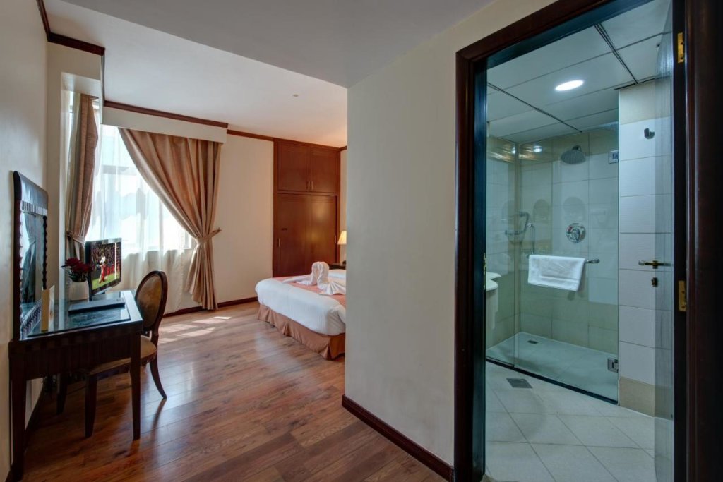 Шарджа: Sharjah Royal Tulip Hotel apartment