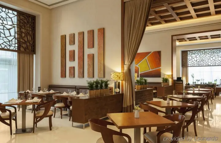 Дубай: Отель Four Points by Sheraton Sheikh Zayed Road