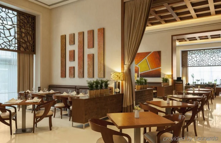 Дубай: Отель Four Points by Sheraton Sheikh Zayed Road