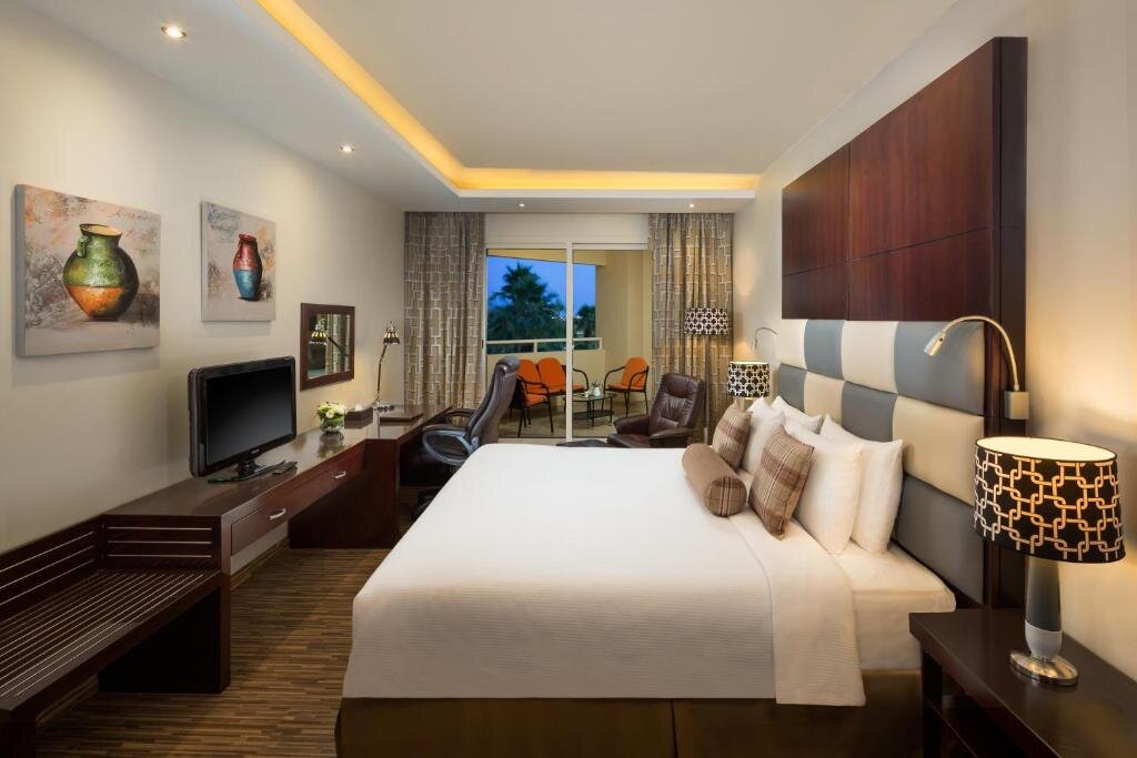 Абу-Даби: Metropolitan Al Mafraq Hotel