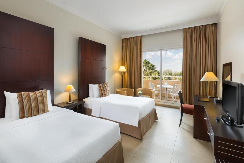 Абу-Даби: Metropolitan Al Mafraq Hotel
