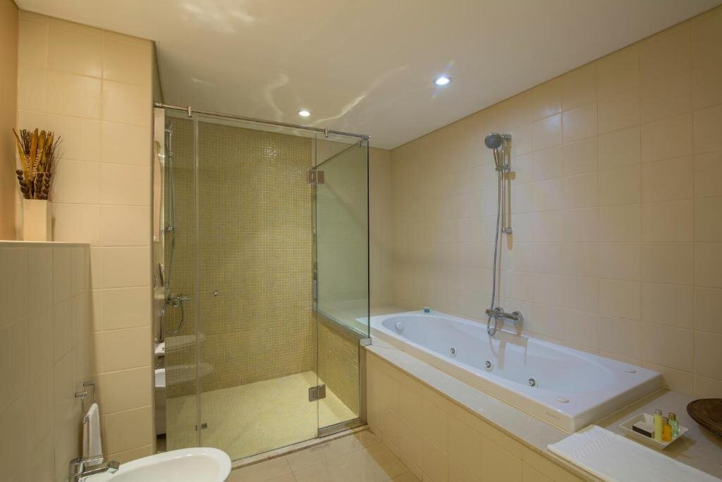 Абу-Даби: Metropolitan Al Mafraq Hotel