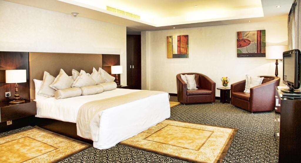 Абу-Даби: Metropolitan Al Mafraq Hotel