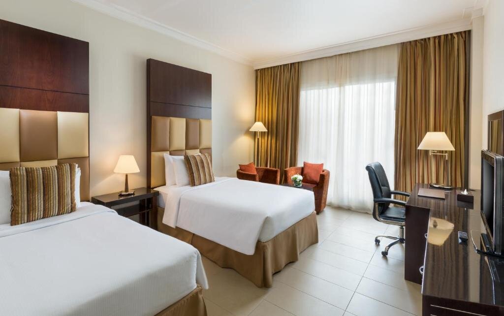 Абу-Даби: Metropolitan Al Mafraq Hotel