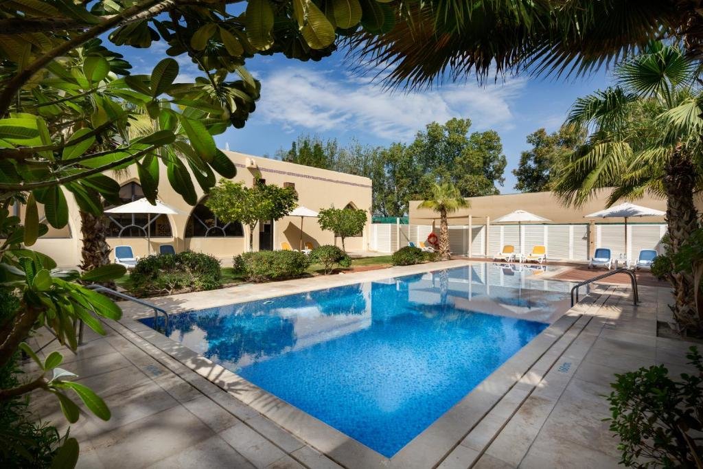 Абу-Даби: Metropolitan Al Mafraq Hotel