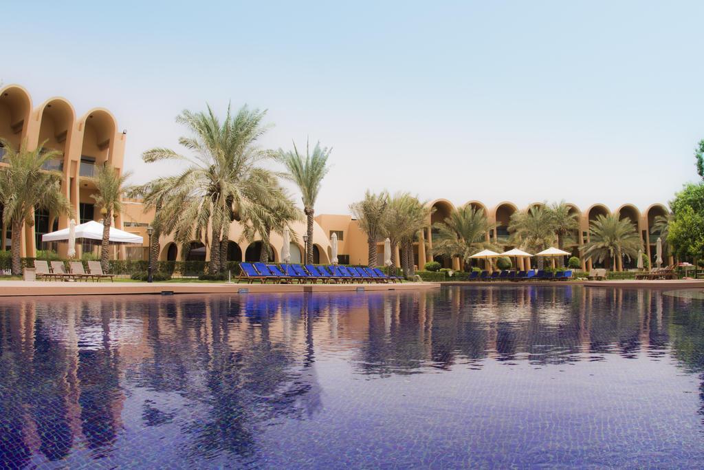 Гантут: Golden Tulip Al Jazira Hotel & Resort
