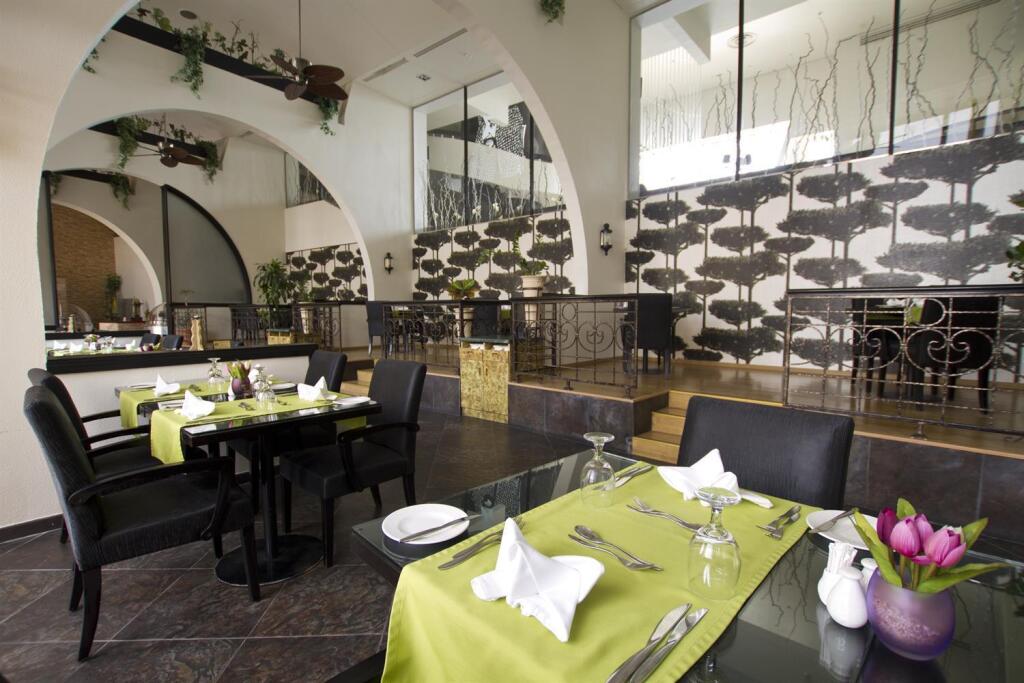 Гантут: Golden Tulip Al Jazira Hotel & Resort