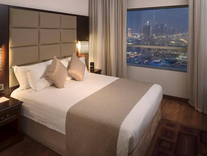 Дубай: Majestic City Retreat Hotel