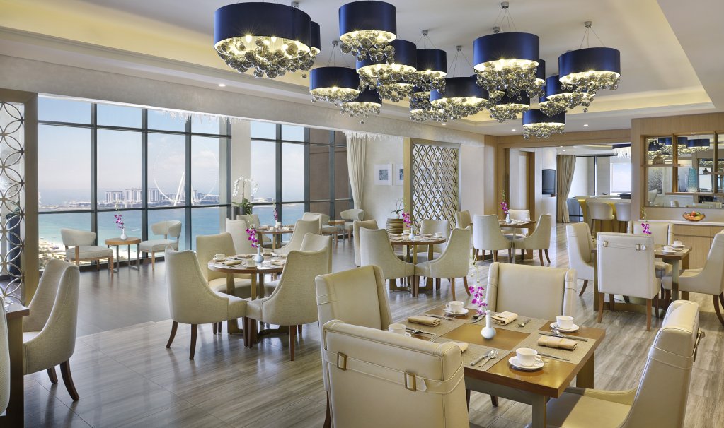 Дубай: Отель Al Habtoor Grand Resort Autograph Collection