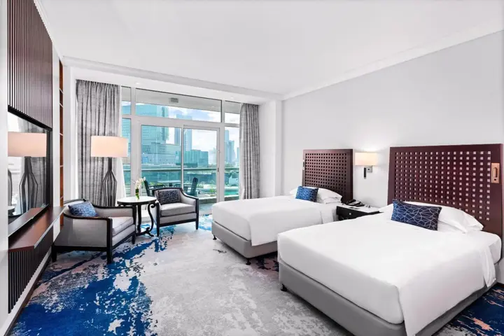 Абу-Даби: Beach Rotana Hotel