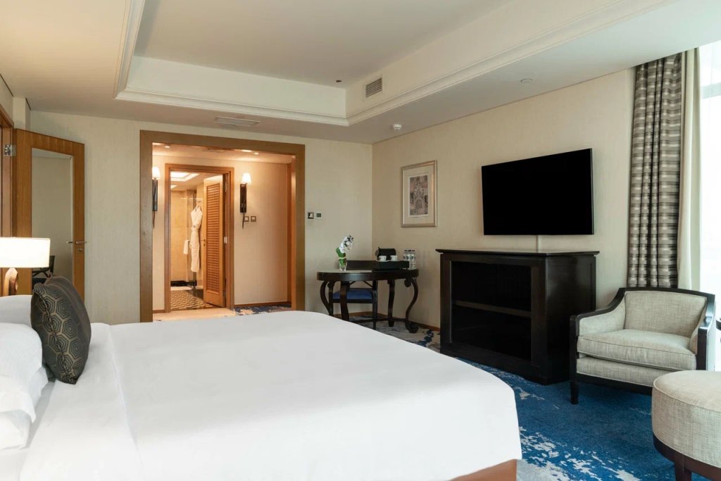 Абу-Даби: Beach Rotana Hotel