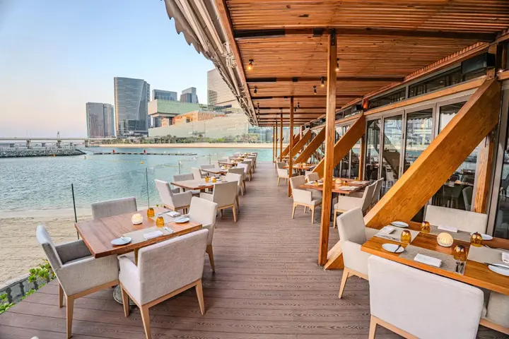 Абу-Даби: Beach Rotana Hotel