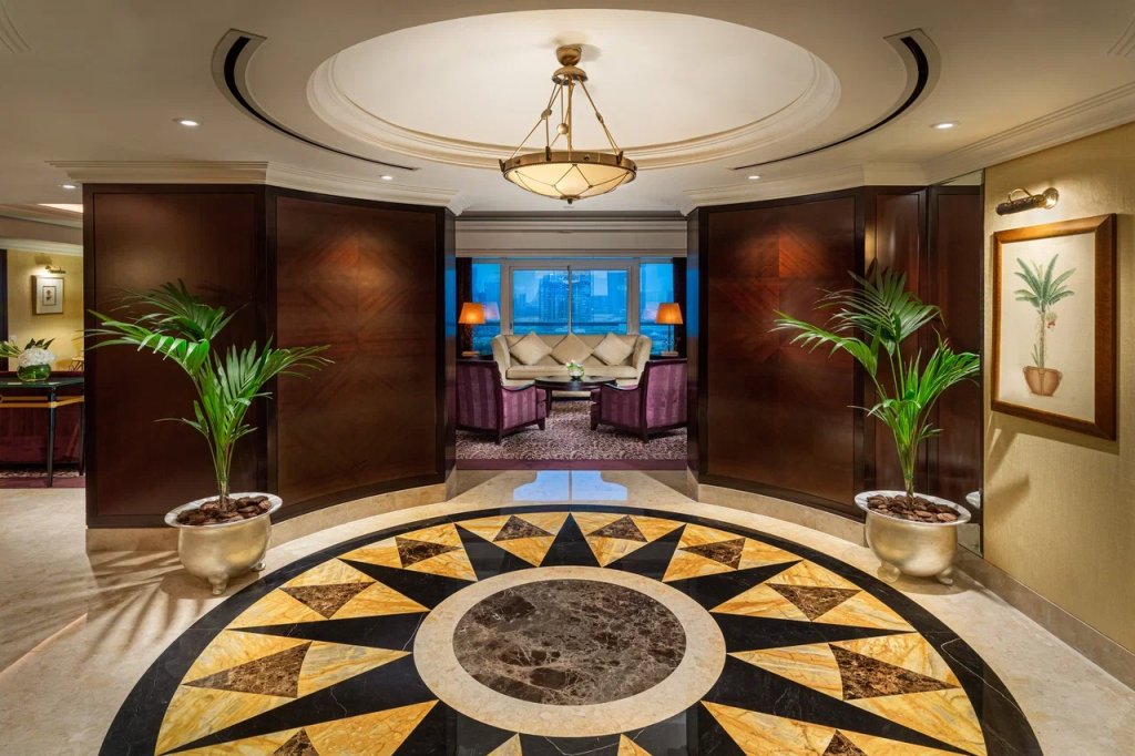 Абу-Даби: Beach Rotana Hotel