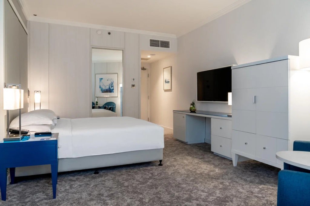 Абу-Даби: Beach Rotana Hotel
