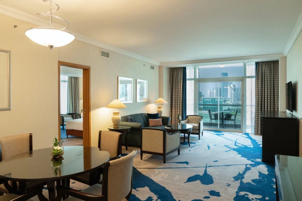 Абу-Даби: Beach Rotana Hotel