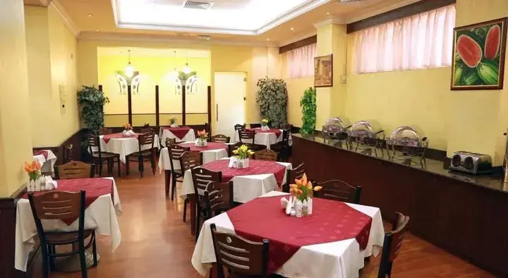 Дубай: Sadaf Hotel