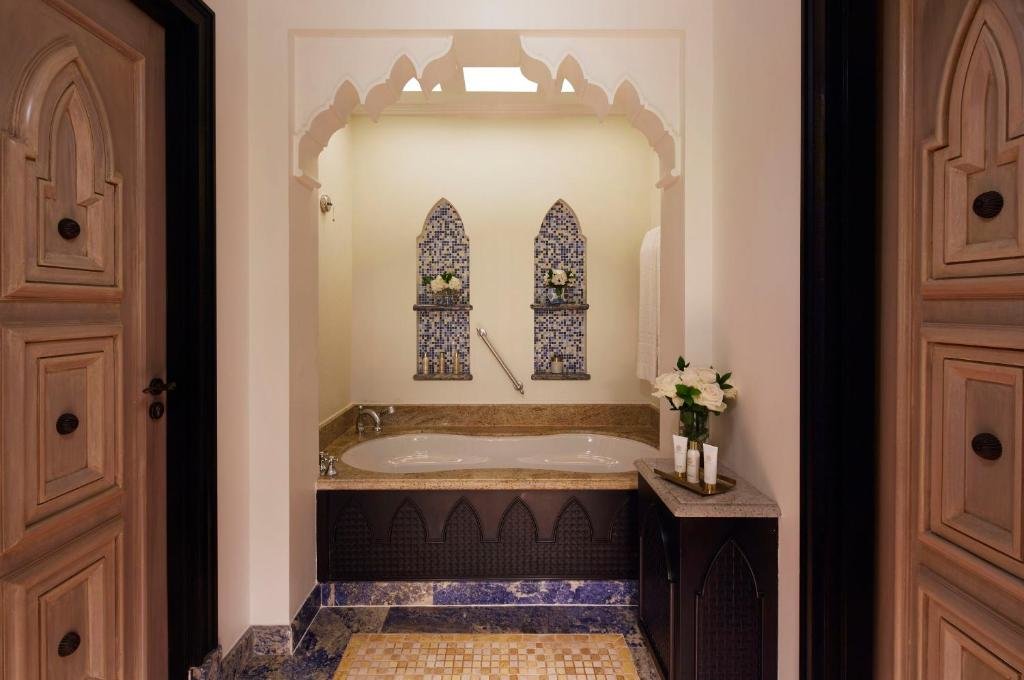 Дубай: Отель Jumeirah Mina Al Salam
