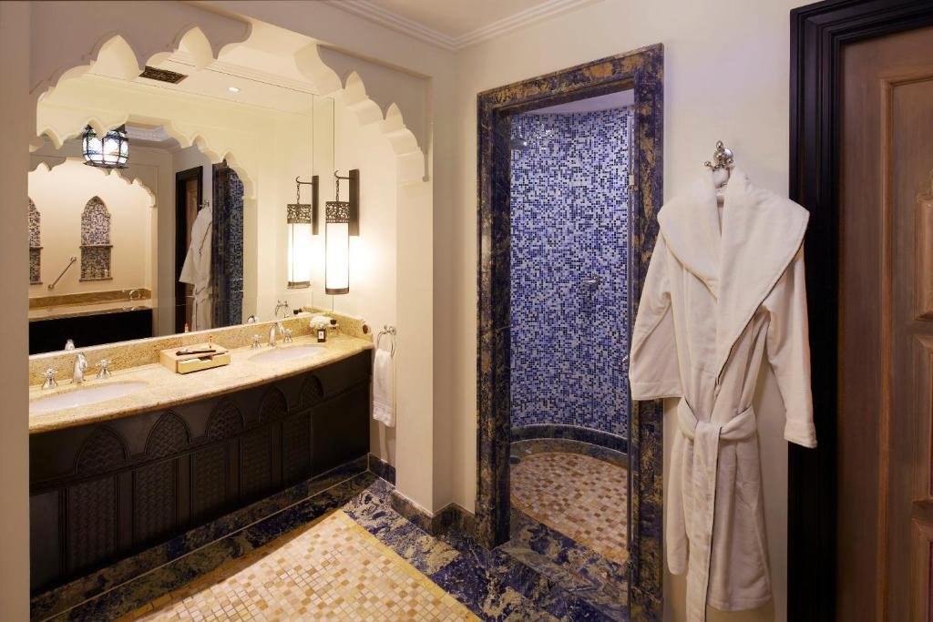 Дубай: Отель Jumeirah Mina Al Salam