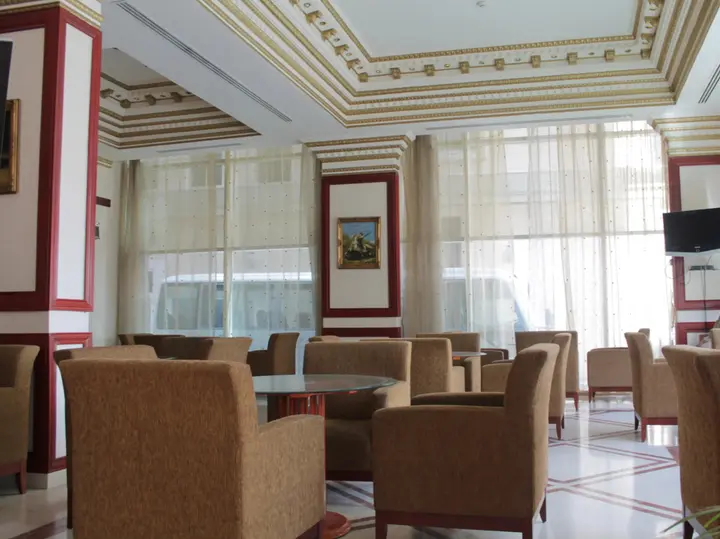 Шарджа: Emirates Palace Hotel Suites