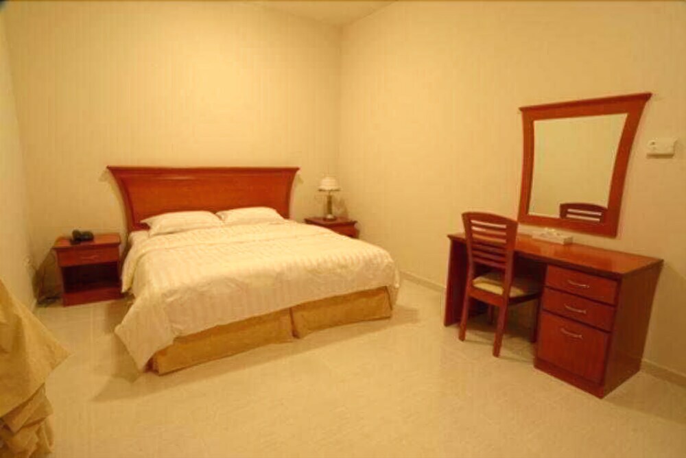 Шарджа: Emirates Palace Hotel Suites