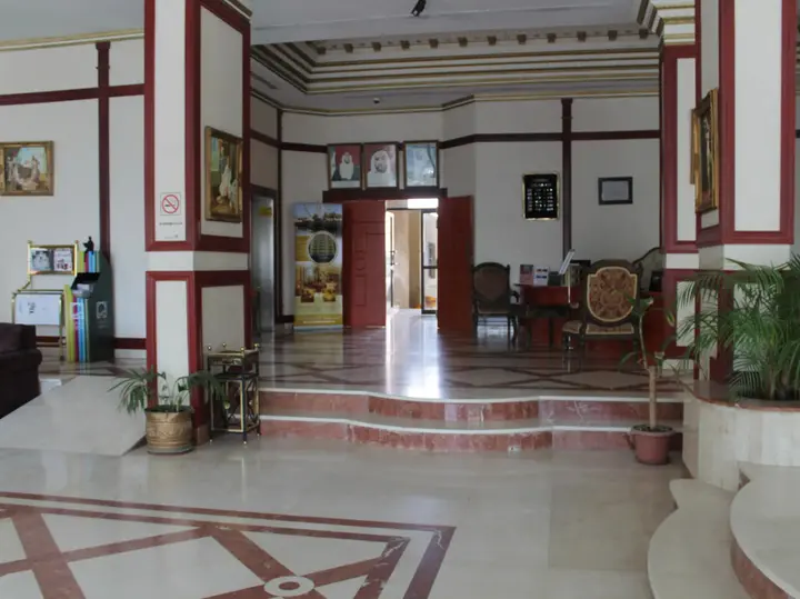 Шарджа: Emirates Palace Hotel Suites