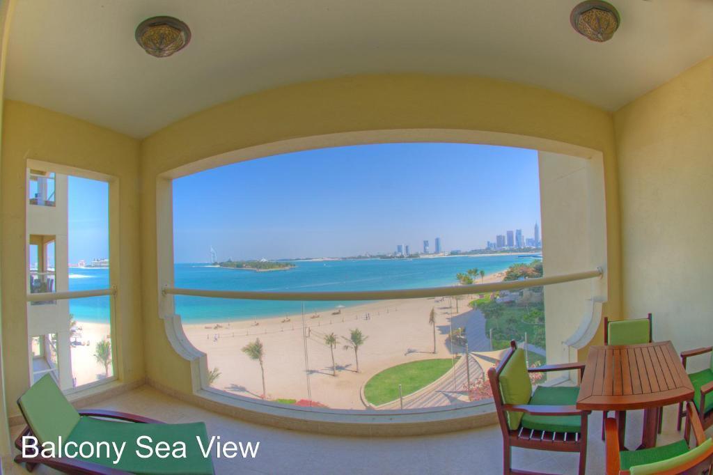 Дубай: Апарт-отель Royal Club at Palm Jumeirah