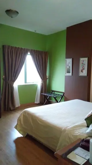 Шарджа: Royal Crown Suites