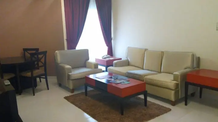 Шарджа: Royal Crown Suites