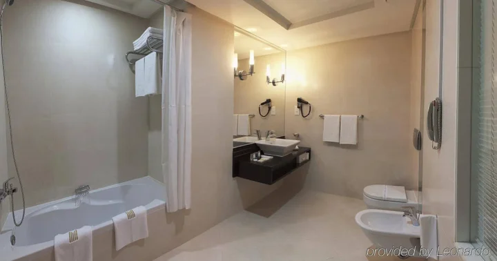 Абу-Даби: Kingsgate Hotel Abu Dhabi