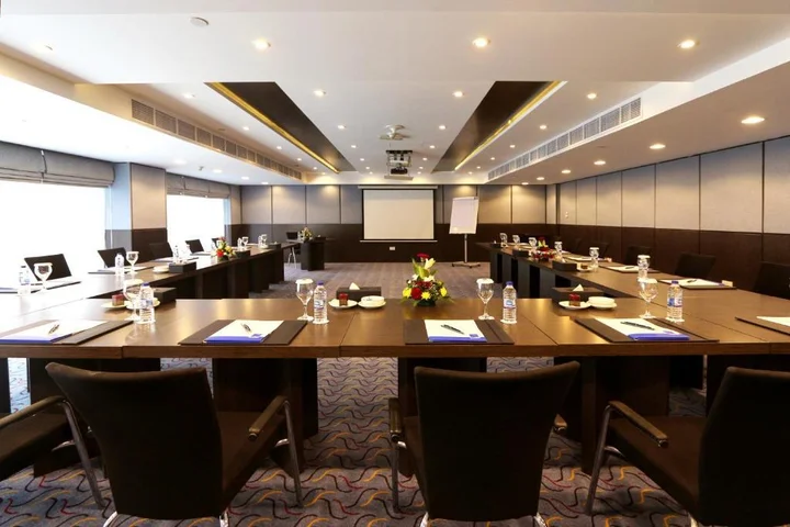 Дубай: Samaya Hotel Deira