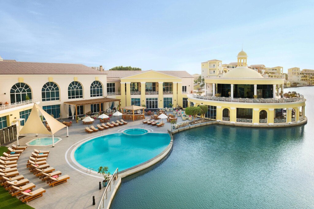 Дубай: Millennium Lakeview Residence