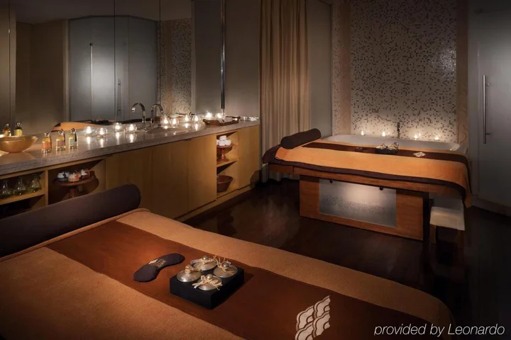 Дубай: The H Dubai