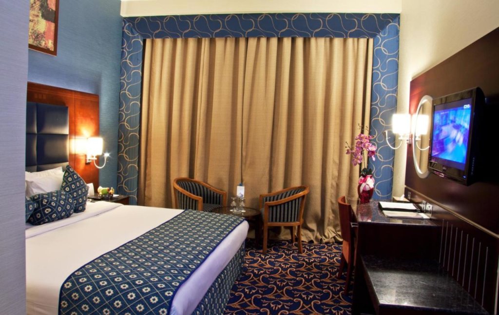Дубай: Отель Ramee Rose Hotel