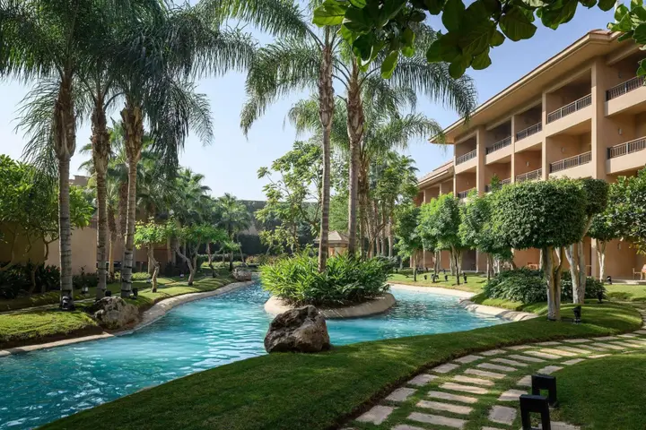 Каир: Dusit Thani LakeView Cairo