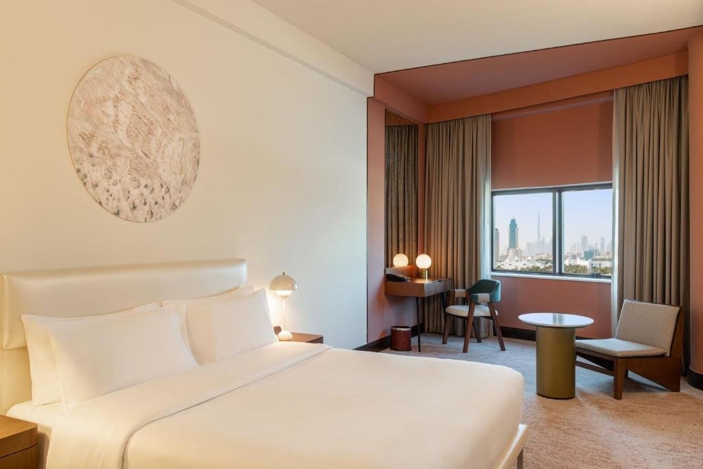 Дубай: Majestic Cove Hotel